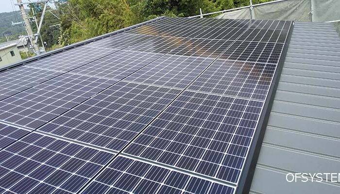 隙間なく太陽電池が並ぶ