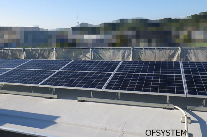 屋上に京セラ太陽光発電4kw
