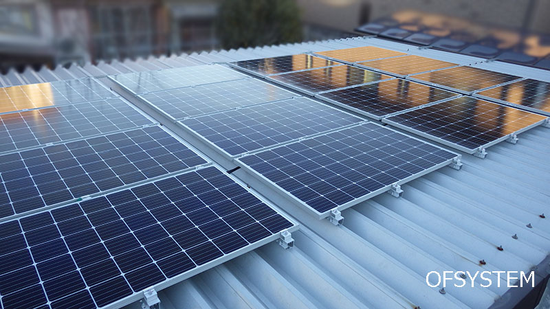 物置の折板屋根に太陽電池を設置