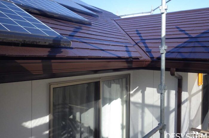 太陽電池の下は紫外線が当たらず劣化なし