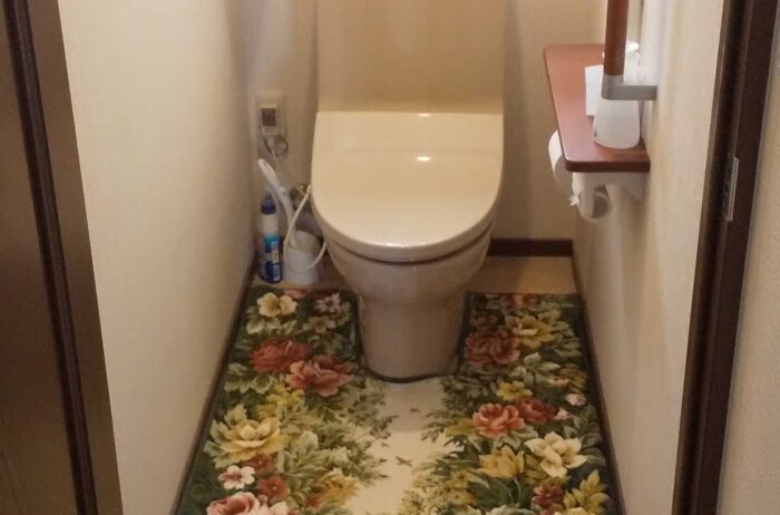 Before：タンク式のトイレでした