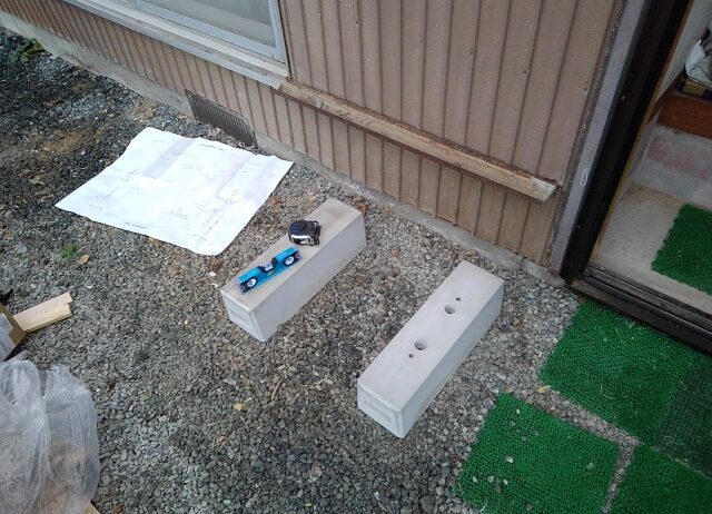 基礎はエアコン室外機用汎用品