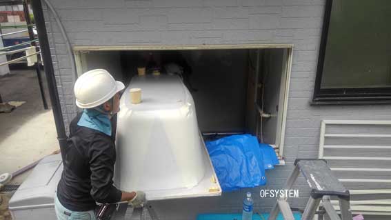特大サイズの窓から浴槽搬出