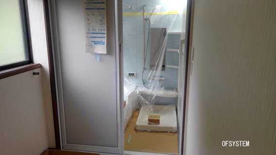 出入り口は引戸に変更