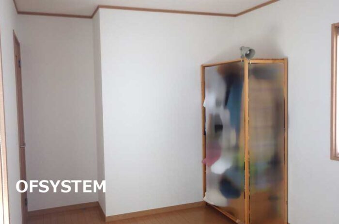 クロスを貼って、転倒防止金具をつけて