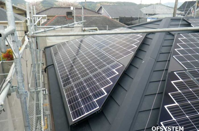 東西南の3面に太陽電池を取り付け