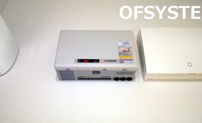 パワーコンディショナは分電盤と並べて。